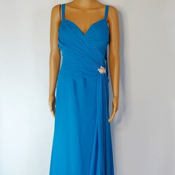 (17) NWT Faviana A-line and V-Neck Formal Gown in Blue - Picture 1 of 4